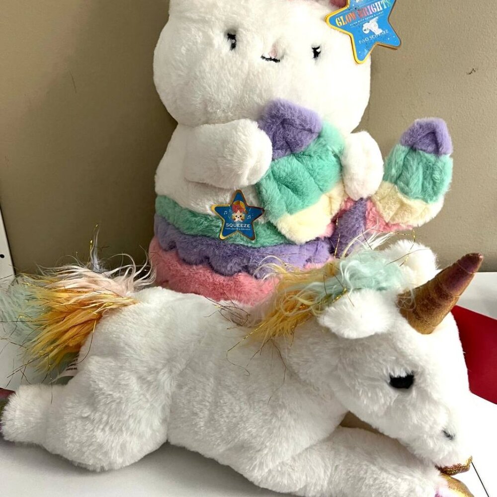 NWT 2 FAO SCHWARZ GLOW LIGHT CAT AND UNICORN LOT
